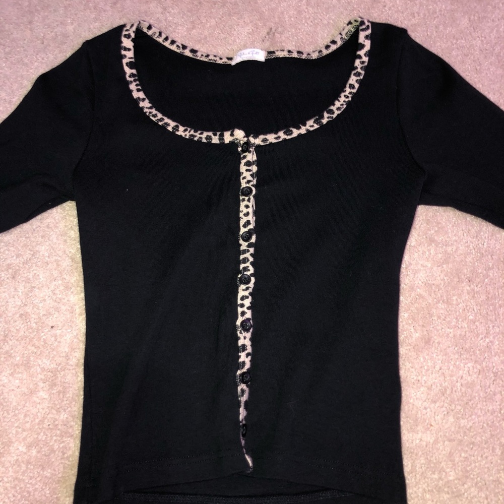 brandy melville cheetah long sleeve zelly